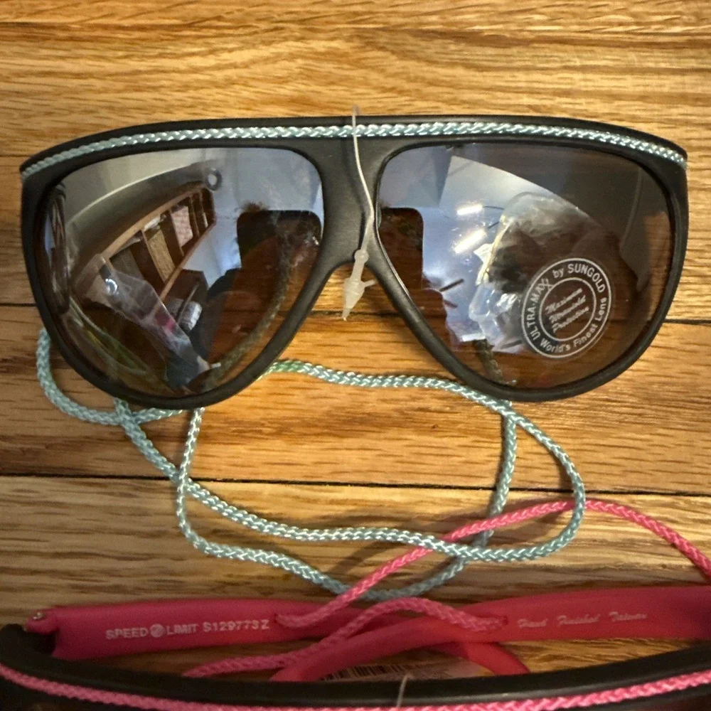 LOT 4 Vintage SPORTY SKI SKATER WRAP AROUND SUNGLASSES w/ Neck Cord 80's NWT